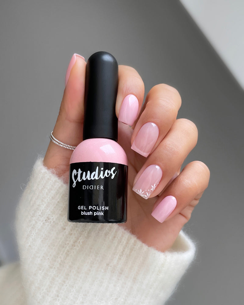 Maniküreset für pinke Frühlingsnägel