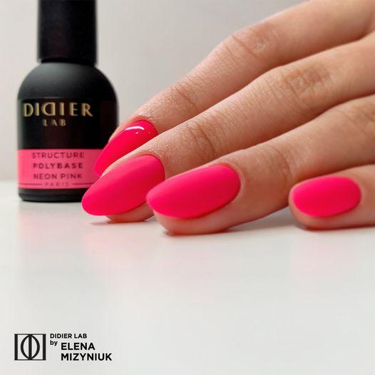 Maniküre Set mit Polybase Neon Pink und Extra Bond