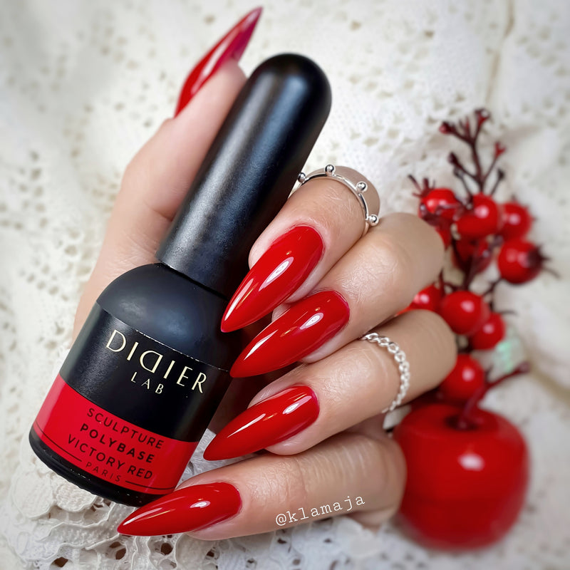 Maniküre Set mit Polybase Victory Red und Extra Bond