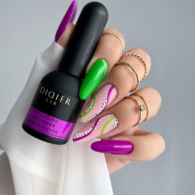 Maniküre Set mit Polybase Dark Magenta und Extra Bond