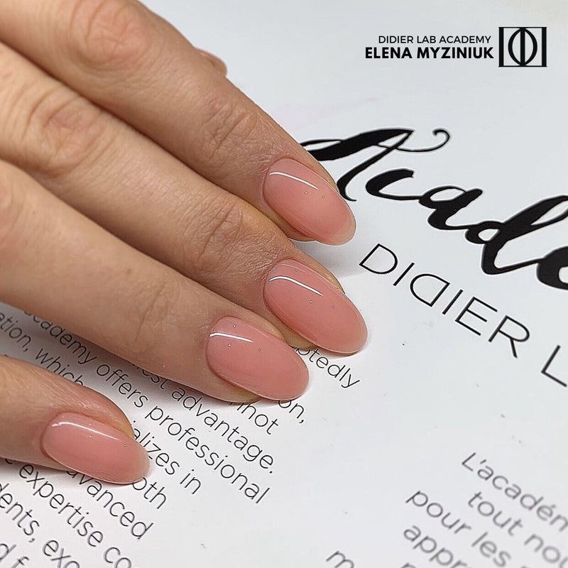 Maniküre Set mit Polybase Almost Naked und Extra Bond